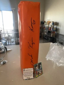 Mike Rozier autografo firmato End Zone Pylon con certificato di autenticità e carta Heisman 83' - Foto 1 di 5