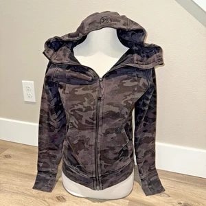 Women's Lululemon Scuba Hoodie *Light Cotton Fleece Camo Gray ~ Size 6 - Picture 1 of 6