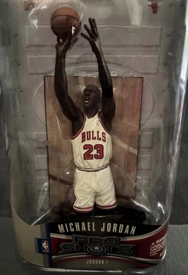 Michael Jordan Upper Deck Pro Shots Series 1 Jordan 1 Figure 2008 Chicago Bulls - Image 1 of 4