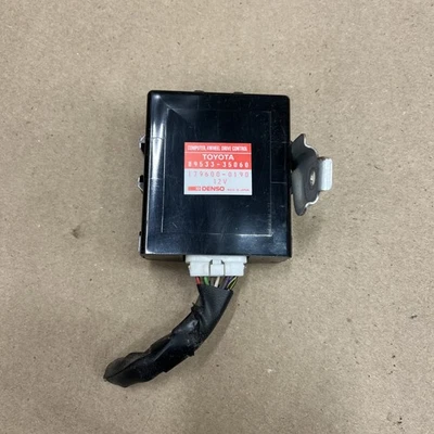 96-04 Toyota Tacoma 4 Wheel Drive E-Locker Diff Lock Control Module 89533-35060 - Image 1 of 4