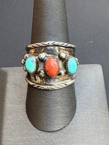 ANILLO NATIVO AMERICANO A.TOLEDO PLATA ESTERLINA 925 TURQUESA Y CORAL TALLA 9.5 - Imagen 1 de 7