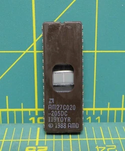 1988 AMD AM27C020-205DC EPROM 32-PIN CERDIP 27C020 - Picture 1 of 4