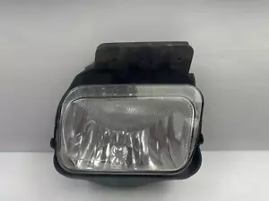 03-04 Chevy Silverado Fog Light Lamp Assembly Right Passenger Side OEM 15190983 - Picture 1 of 7
