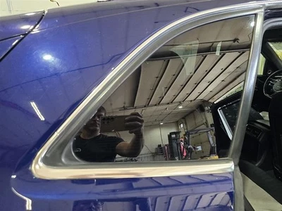 Стекло на четверть пассажира VIN Fp 7-е и 8-е цифры подходит для 09-17 AUDI Q5 598603 - Изображение 1 из 4