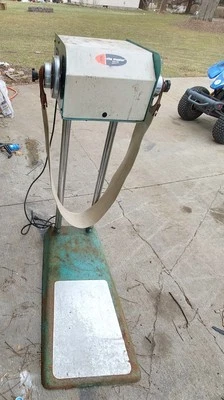 Vintage Vita Master Model 100 Weight Loss Shaker Massage Belt Machine 1960's - Image 1 of 4