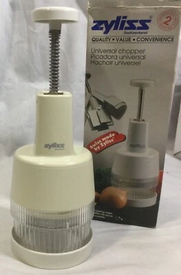 Cortador manual Zyliss Classic Food Nut da Suíça lâminas de aço rotativas - Imagem 1 de 4