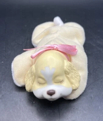 Vintage 1992 Hasbro Puppy Surprise Special Outfit Sleeping Puppy Yellow/White - Image 1 of 4
