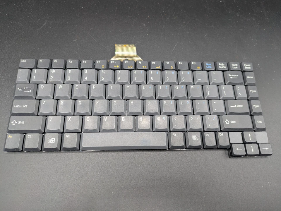 Teclados antigos de laptop/notebook, teclas boas ou para peças (veja fotos) - Imagem 1 de 1