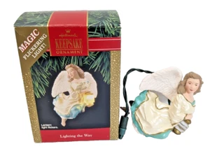 1992 Hallmark Keepsake Ornament Magic Light "Lighting the Way" Angel Ornamnet - Picture 1 of 16