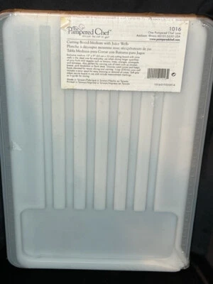 Tabla de cortar mediana Pampered Chef con pozos de jugo #1016 caño para verter agarre suave Foto 1 de 4