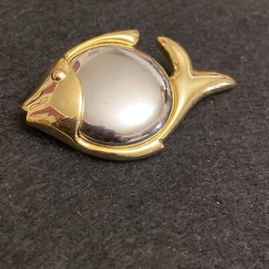 Liz Claiborne Two Tone Fish Brooch - Picture 1 of 3