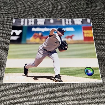 Roger Clemens New York Yankees Baseball 8x10 Color Photo File Hard Back - Image 1 of 4