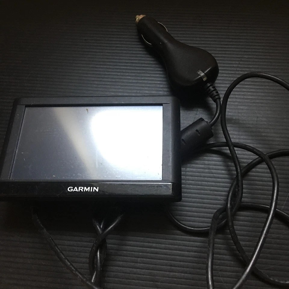 GARMIN nüvi 52LM GPS System 5" Touch Screen - Image 1 of 4