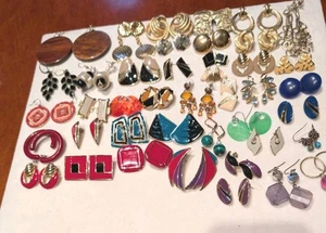 Lot of 42 pairs of mixed Pierced Mixed Colors earrings - Picture 1 of 6