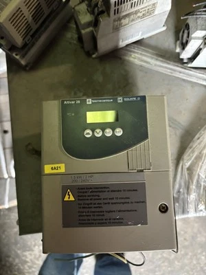 Unidad Telemecanique ATV28HU29M2 USADA Foto 1 de 3