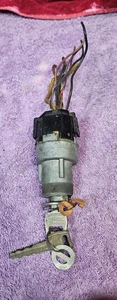 Interruptor de encendido con llaves Ford Mercury de los años 60 y 70 OEM - Imagen 1 de 8