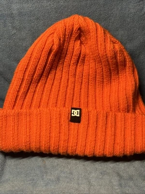 2020 DC Shoe Logo Orange Beanie One Size Skate Hat Retro Beanie Great Cond - Image 1 of 4