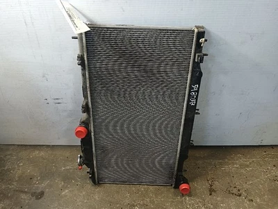 Radiador de Subaru Legacy Outback 2016 2,5 L AT 12402856 Foto 1 de 4