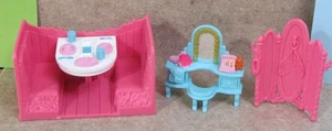 LOTE DE MESA/TOCADOR/PANTALLA FISHER PRICE SWEET STREETS CASA DE MUÑECAS BALLET DANZA ESTUDIO - Imagen 1 de 1