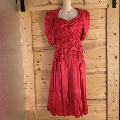 Antigo Vestido Gunne Sax Tamanho 11 Renda Vermelha Anos 80 Formal Baile Cintura Gota Cetim Ruched - Imagem 1 de 4