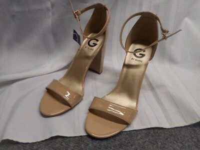 Guess лакированная кожа размер 8,5 серо-коричневый блок каблук с открытым носком лодыжки ремень новый - Изображение 1 из 4