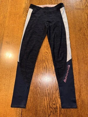 Leggings Abercrombie Fitch infantil 11/12 meninas atléticas cinza marinho soletrado metálico - Imagem 1 de 4