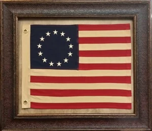 Bandera Betsy Ross con ojales | Bandera americana histórica enmarcada - Imagen 1 de 1