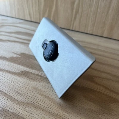 🔥🔥🔥2006 TOYOTA HIGHLANDER ЗАДНЯЯ РОЗЕТКА ОТДЕЛКА КРЫШКА OEM - Изображение 1 из 4