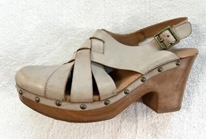 NUEVO CON ETIQUETAS KORKS Wynne Mujer Hebilla Madera Bloque Tacones Color Taupe Claro $100 Talla 10 - Imagen 1 de 10