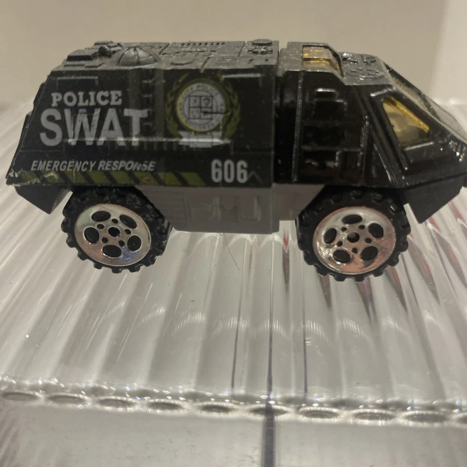 2009 SWAT EMERGENCY RESPONSE WELLY DIECAST CAR TOY Black Tank  A12 - Image 1 of 4
