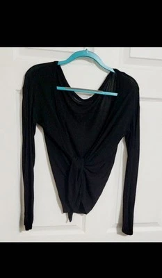 Jaqueta preta feminina tamanho G - Imagem 1 de 4