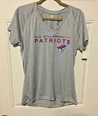  Camisa Old Mill Patriots para mujer cuello en V gris fútbol atlético MD NUEVA CON ETIQUETAS Foto 1 de 4