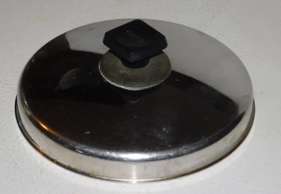 Cacerola Rena Ware de 7,75 pulgadas con tapa de acero inoxidable Foto 1 de 4