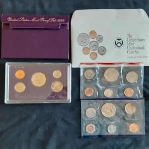 1992 U.S Mint Proof Set AND 1992 Uncirculated U.S Mint Coin set! NICE PAIR!!! - Picture 1 of 1