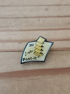 Pin's Pins Pin Emaille 26 Firma Notizblock Z-Notizen 3M "Post-it"  - Bild 1 von 2