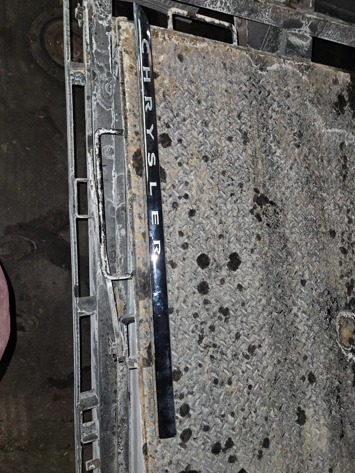 Moldura de puerta-S, VIN: G, 4 puertas, mini furgoneta de pasajeros se adapta a 13-16 Town & Country Foto 1 de 4