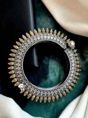 Kada abrible aspecto antiguo étnico doble tono Foto 1 de 3