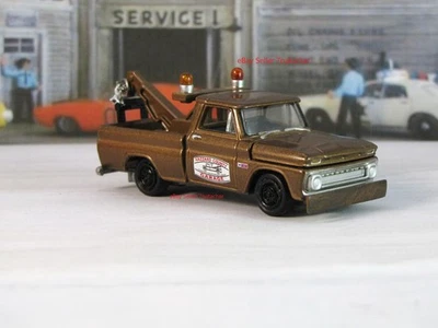 Johnny Lightning Cooter Tow Truck Chevy C10 Custom Dukes of Hazzard - Image 1 of 4
