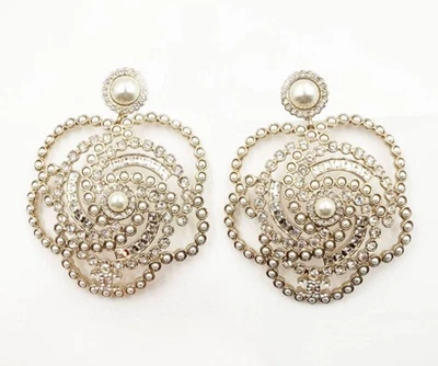 Pendientes Chanel Raros Oro Perla Camelia CC Cristal Clip Grande Foto 1 de 4