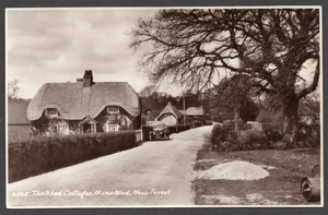Postkarte Minstead bei Lyndhurst New Forest Hampshire reetgedeckte Ferienhäuser RP - Bild 1 von 2