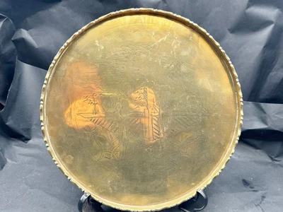 ANTIKES MASSIVES MESSING SERVIERTABLETT GRAVIERT GEISHA FRAU ORIENTALISCHES DESIGN ASIATISCH - Bild 1 von 4