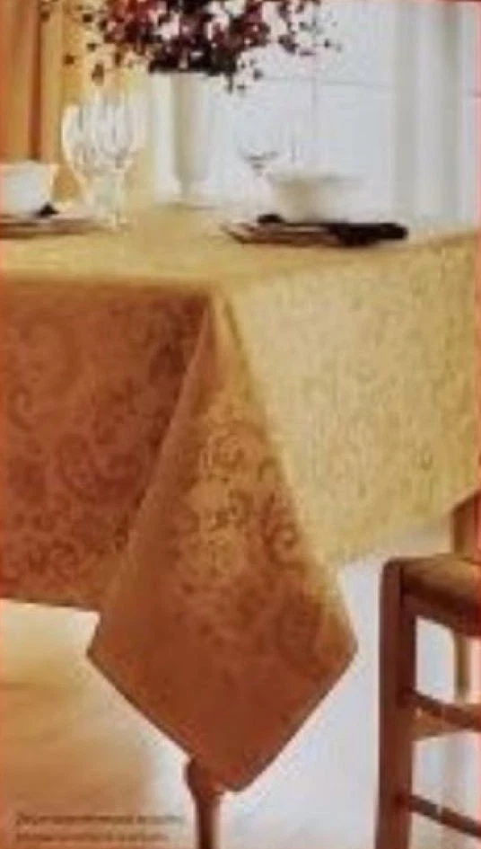 Mesa oblonga Better Homes and Gardens color almendra tostada Paisley Jacquard 60x102 pulgadas Foto 1 de 1