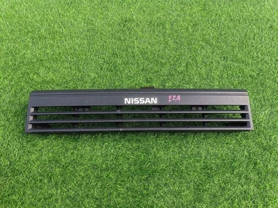 Rejilla delantera Nissan Caravan/Urvan E24 USADA Foto 1 de 4