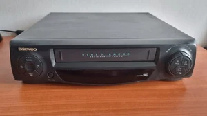 VIDEOREGISTRATORE VHS VCR LETTORE DAEWOO DV-F500 NON FUNZIONA PEZZI RICAMBIO - Foto 1 di 3