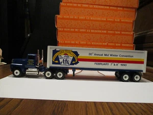 Camión Winross sin usar y en caja Pa. Young American Farmers 30 aniversario 1990  - Imagen 1 de 9