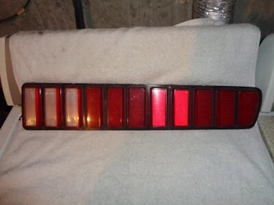 Lente luz trasera derecha Dodge Charger 1973-74 Mopar Foto 1 de 2