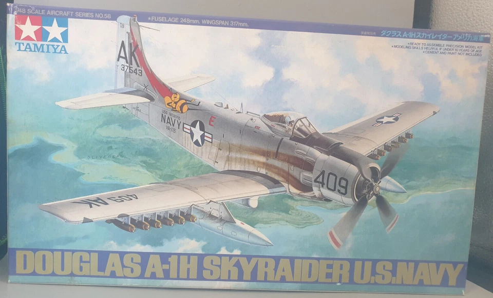 Tamiya 61058 Douglas A-1H Skyraider U.S. Navy aereo militare 1:48 - Immagine 1 di 1