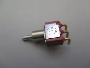 Commutateur basculant C&K 7101 qty 5 - Photo 1/3