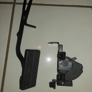 03-05 6.0L Ford Powerstroke Accelerator Pedal W/Sensor 699-205 3259 NOS NEW - Picture 1 of 6