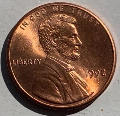 LINCOLN CENT 1992 MULTIPLE ERRORS LIPS, EYE,BEARD, LIBERTY,TRUST, ONE CENT - Image 1 of 4